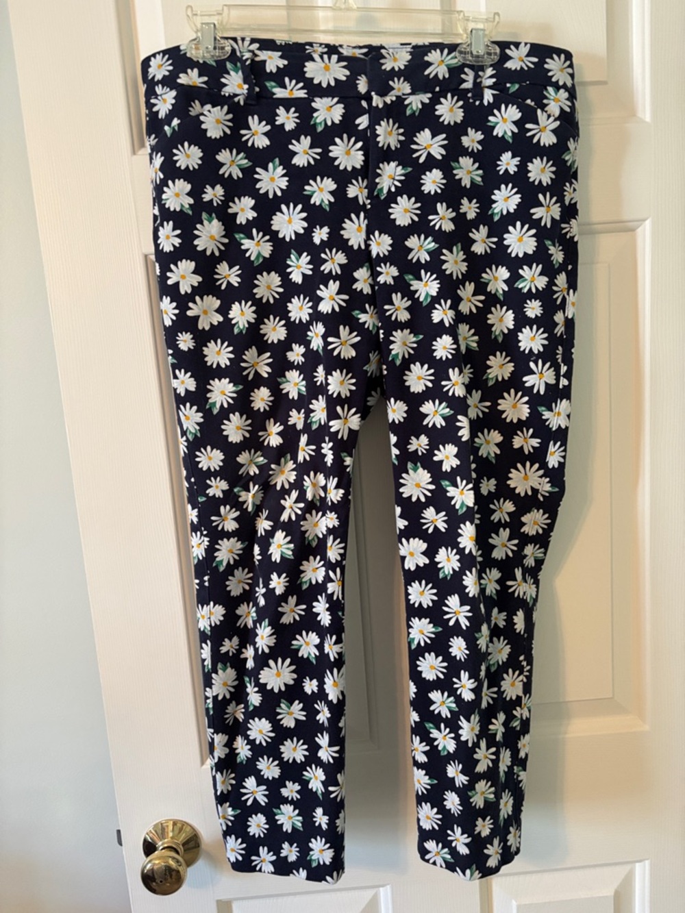 Old Navy Daisy Print Slim Pixie Pants